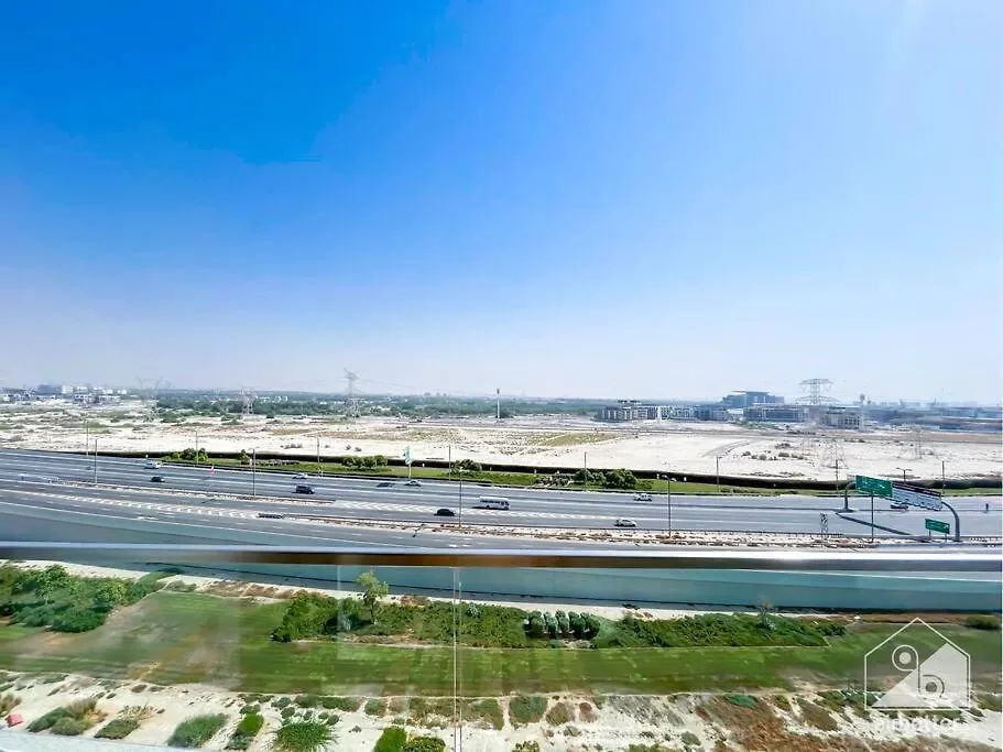 Appartement Elegant 1Br With Balcony In Azizi Riviera à Dubaï
