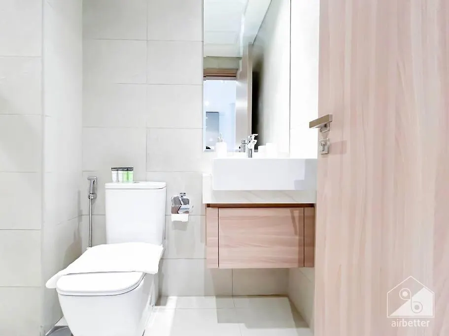 Appartement Elegant 1Br With Balcony In Azizi Riviera à Dubaï 0*,  Émirats arabes unis