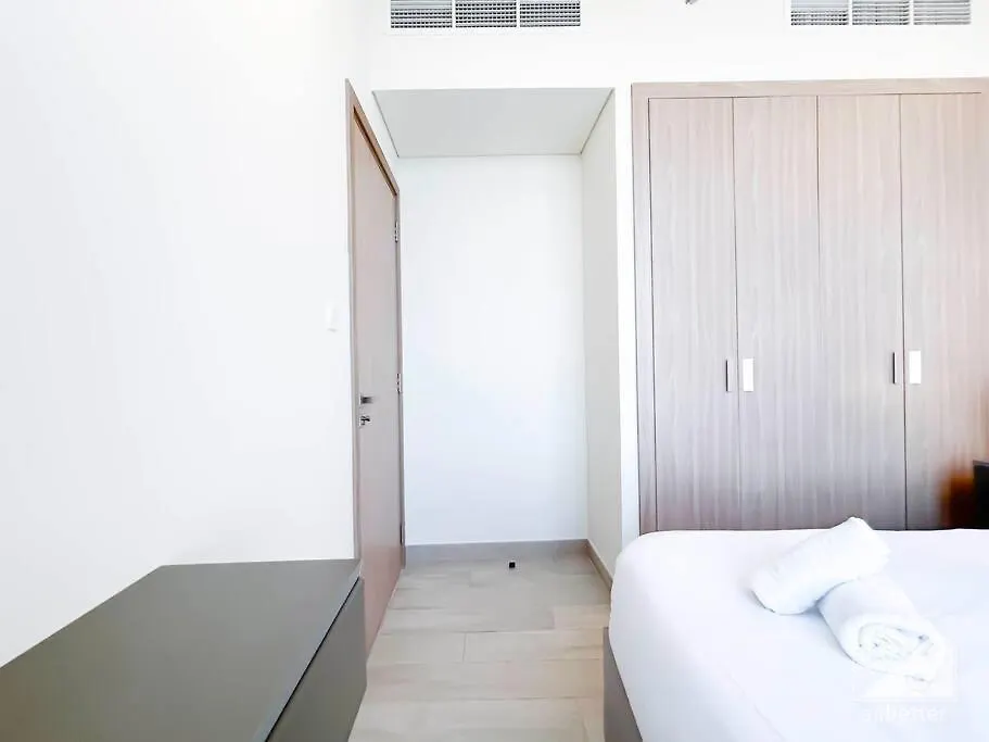 Appartement Elegant 1Br With Balcony In Azizi Riviera à Dubaï 0*,