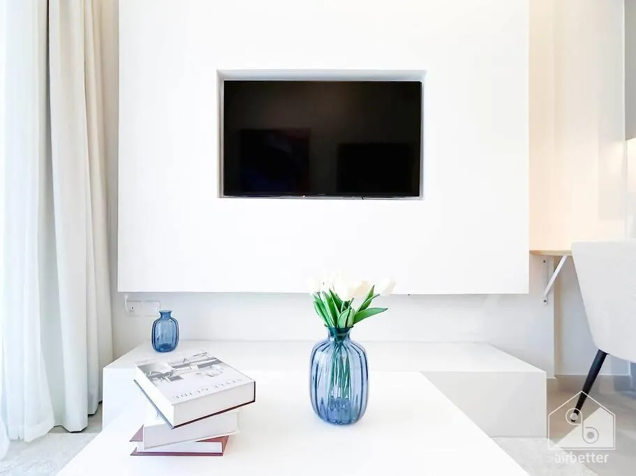 Appartement Elegant 1Br With Balcony In Azizi Riviera à Dubaï