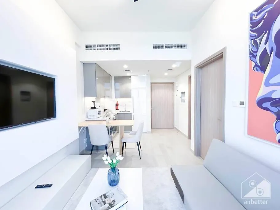 Elegant 1Br With Balcony In Azizi Riviera location